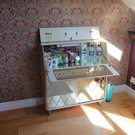 Adolphus Guest House シーハム エクステリア 写真